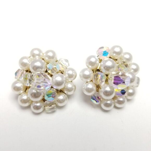 Vintage Sparkly White Beaded Cluster Earrings, Faux Pearl AB Beads, Japan, Retro - Picture 7 of 7